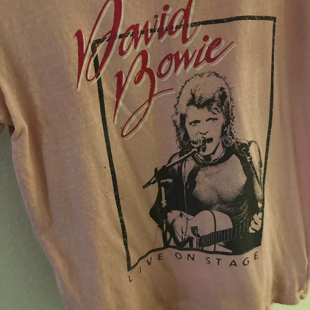 Lucky Brand Bowie Graphic Tee in Light Pink